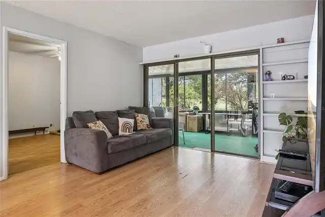 Listing Photo 7
