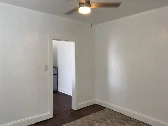 Listing Photo 11