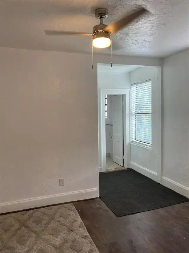 Listing Photo 16