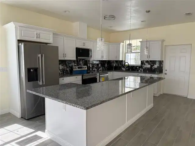 Listing Photo 7