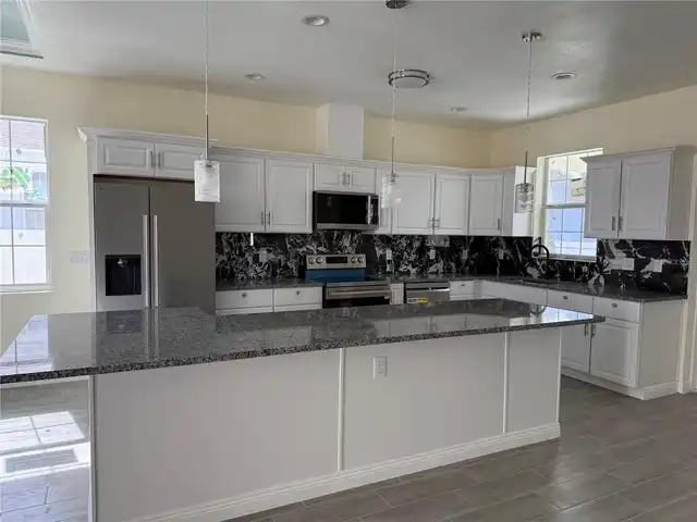 Listing Photo 8