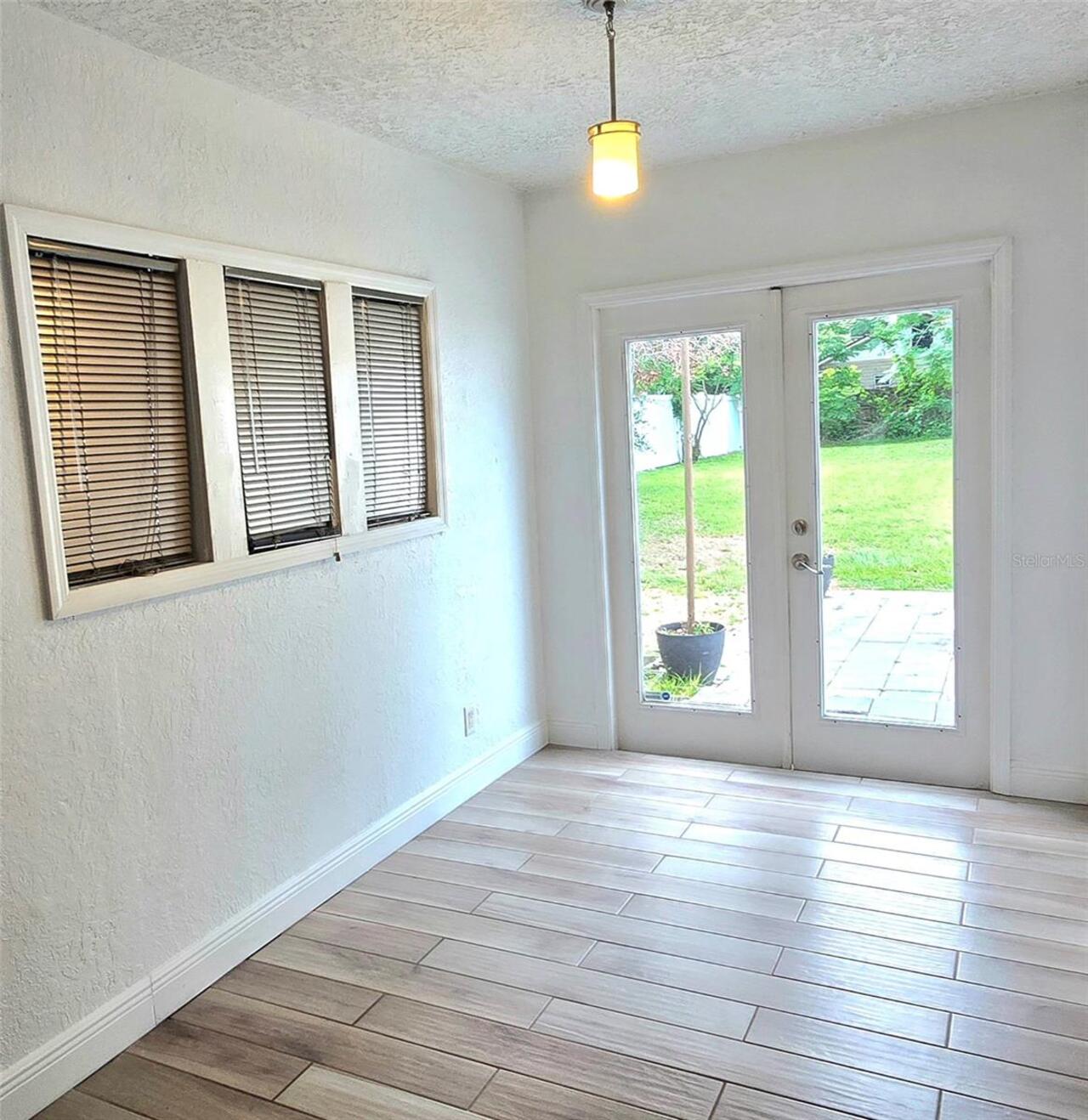 Listing Photo 12