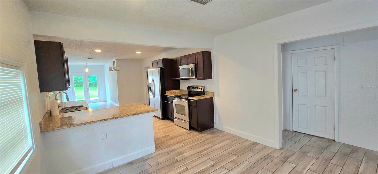 Listing Photo 14