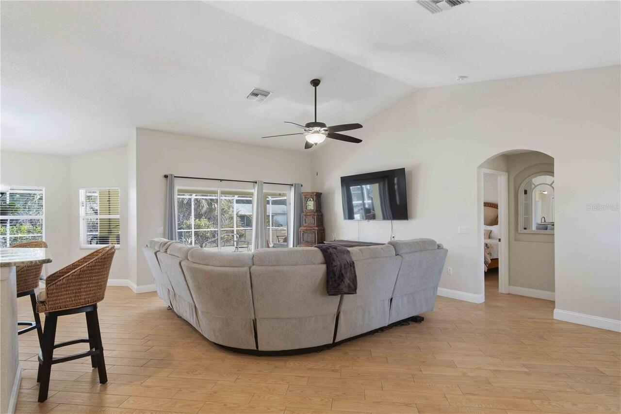 Listing Photo 7