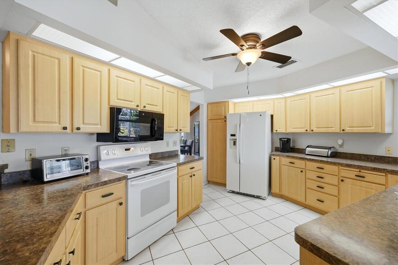 Listing Photo 11