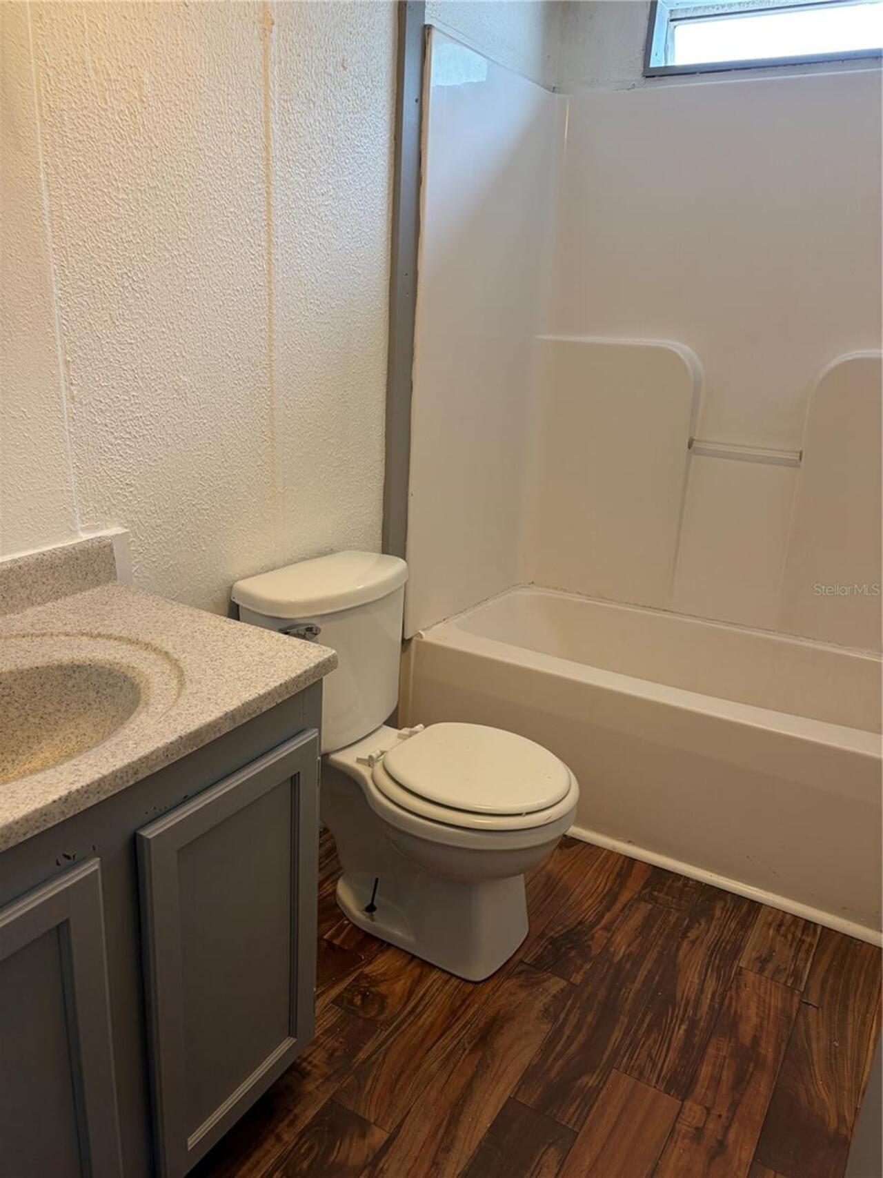 Listing Photo 9