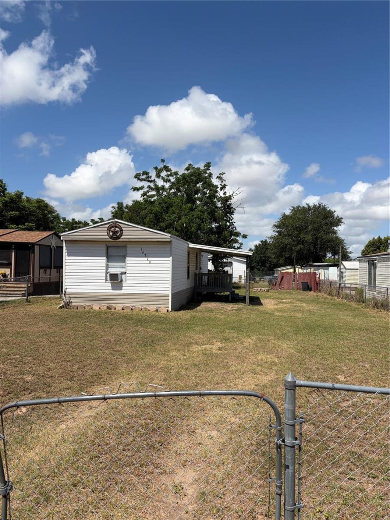 Listing Photo 11