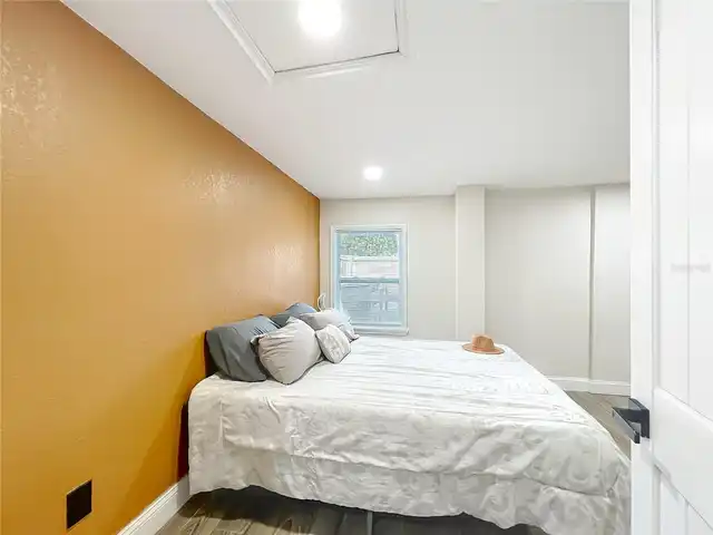Listing Photo 18