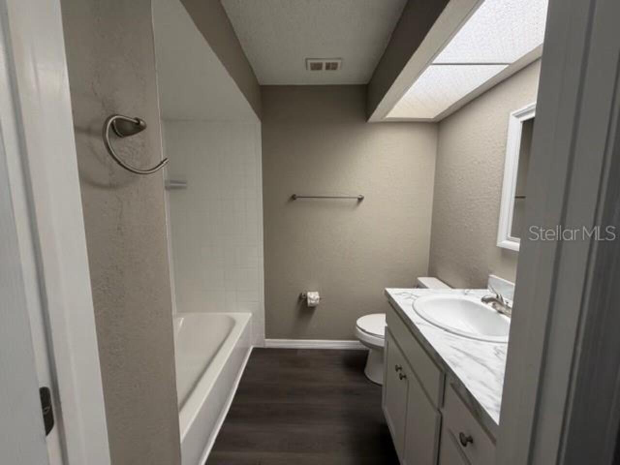 Listing Photo 12