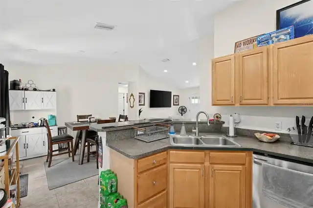 Listing Photo 16
