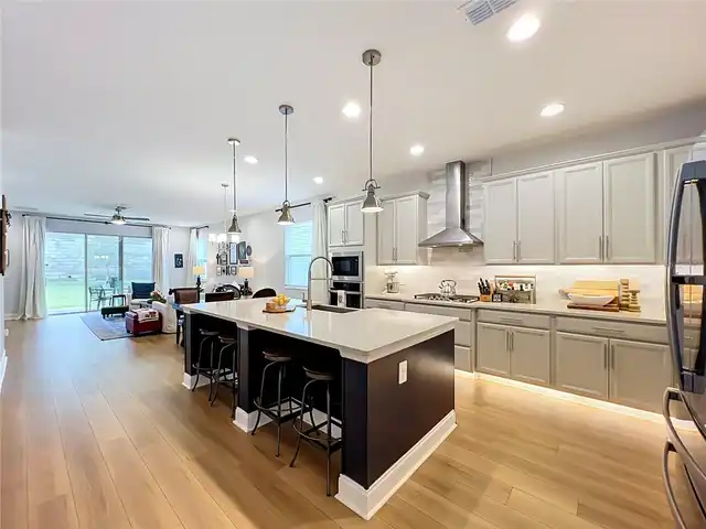 Listing Photo 7