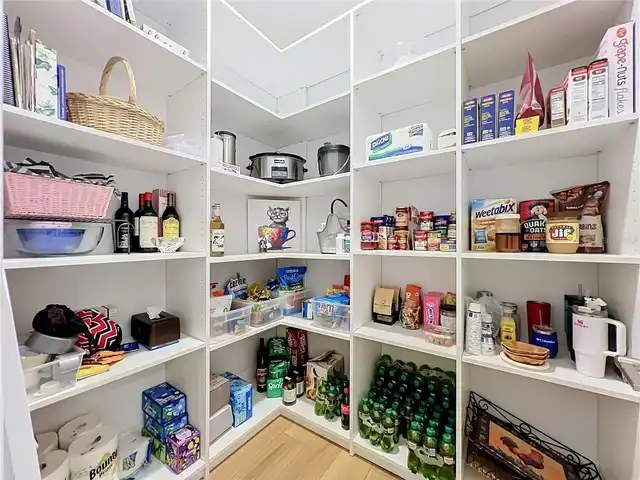 Listing Photo 10
