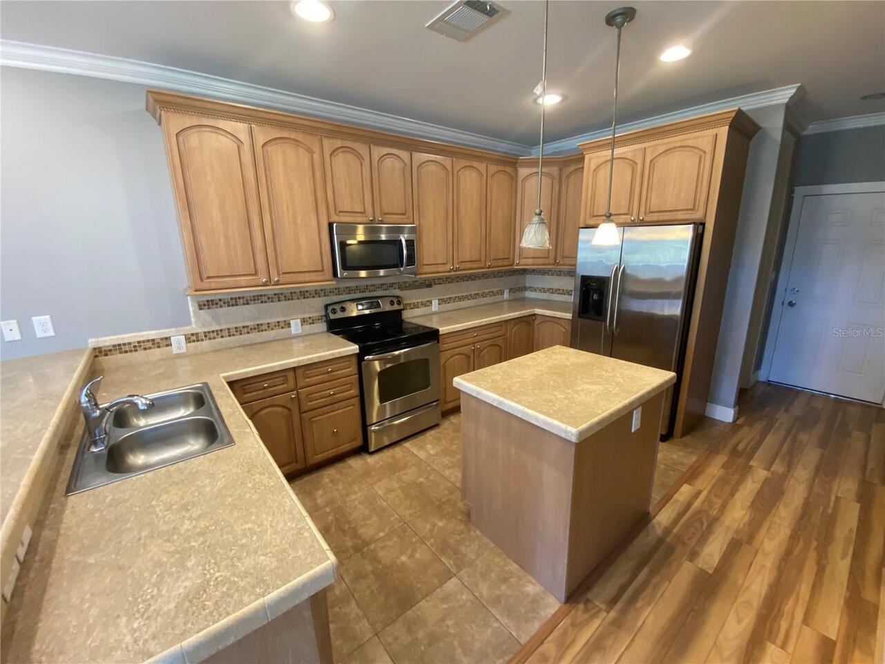 Listing Photo 8