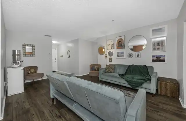 Listing Photo 11