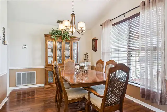 Listing Photo 10