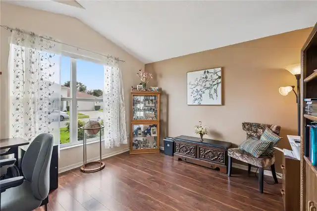 Listing Photo 12