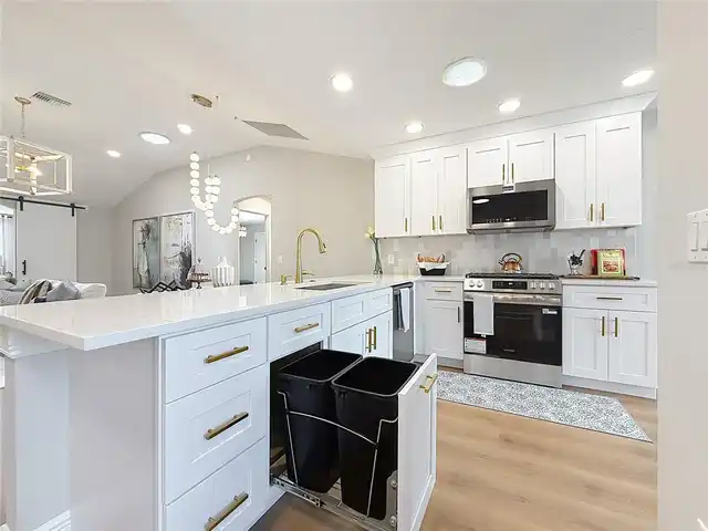 Listing Photo 7