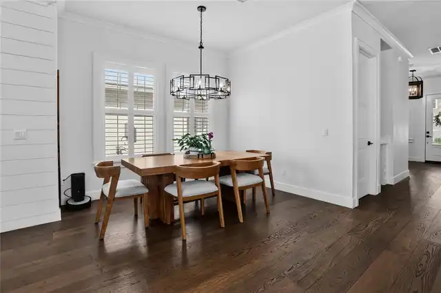 Listing Photo 11