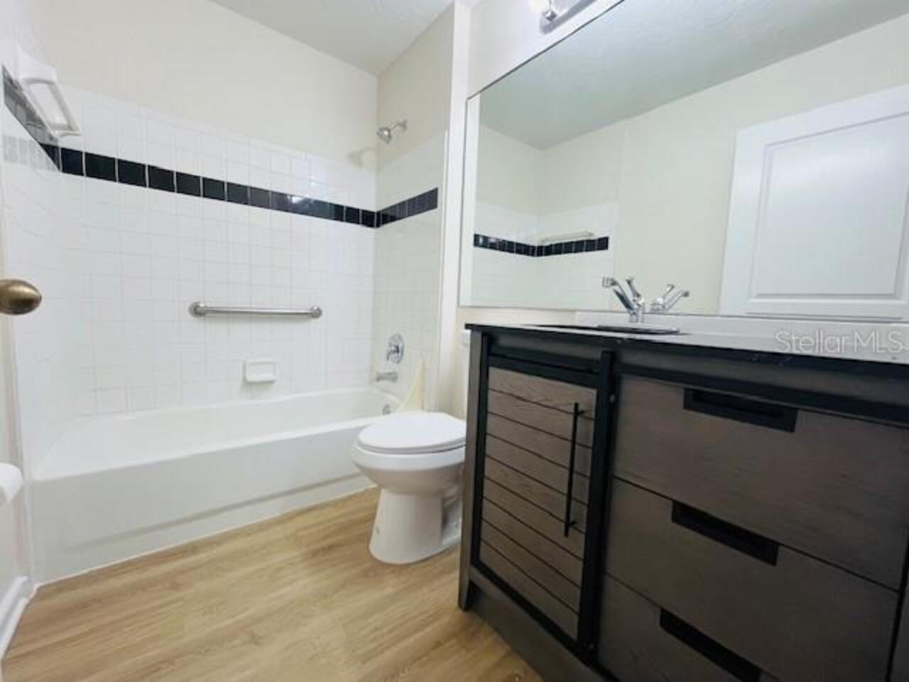 Listing Photo 9