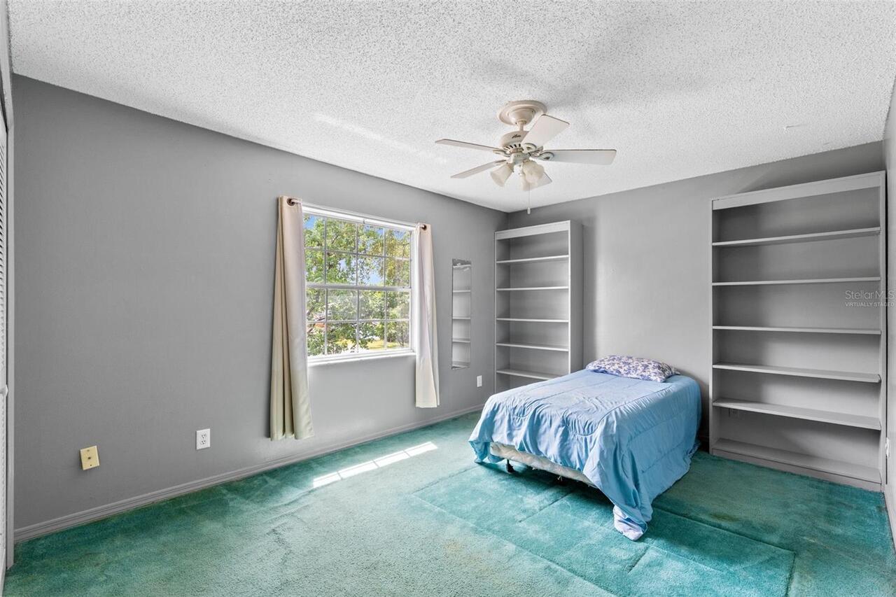 Listing Photo 12