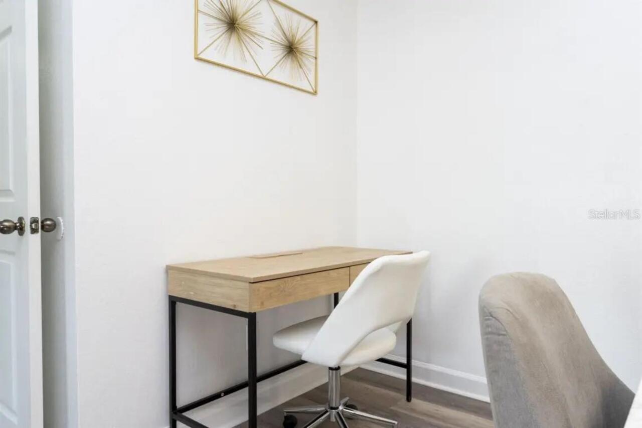 Listing Photo 12