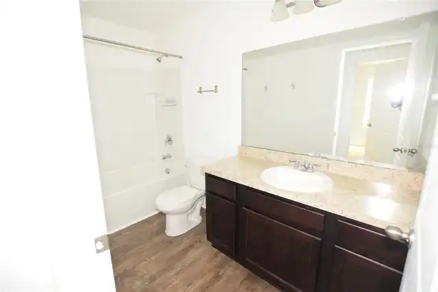 Listing Photo 18