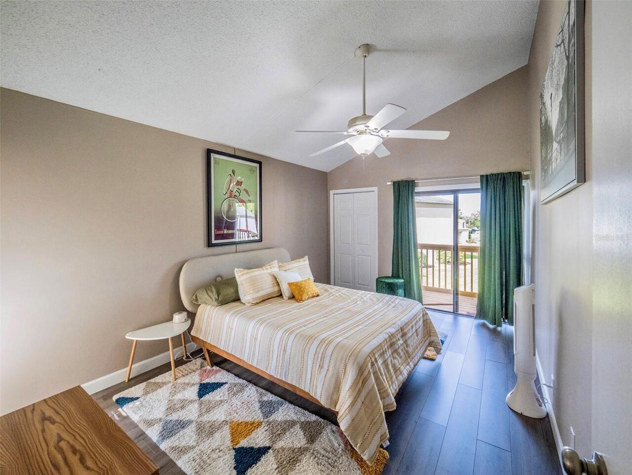 Listing Photo 12