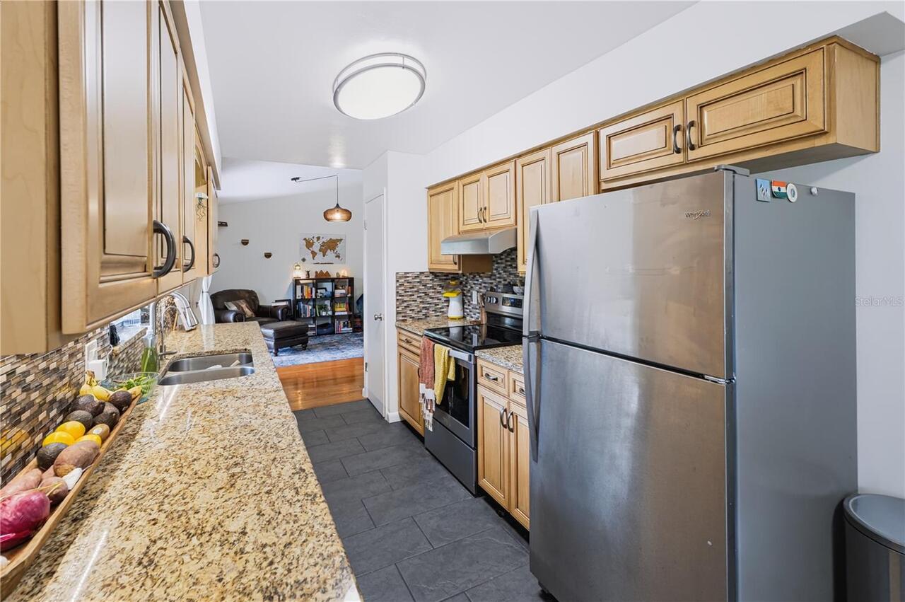 Listing Photo 11