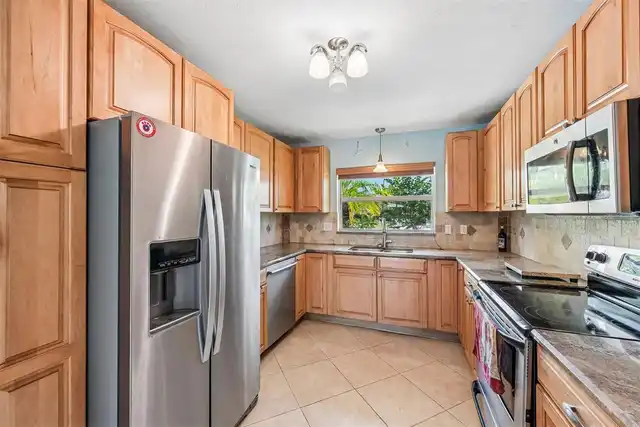 Listing Photo 7