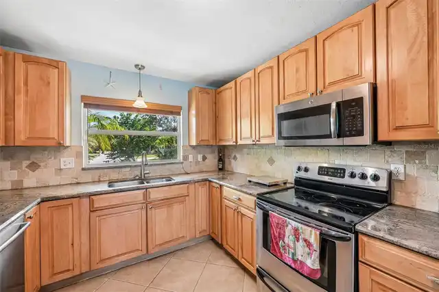 Listing Photo 9