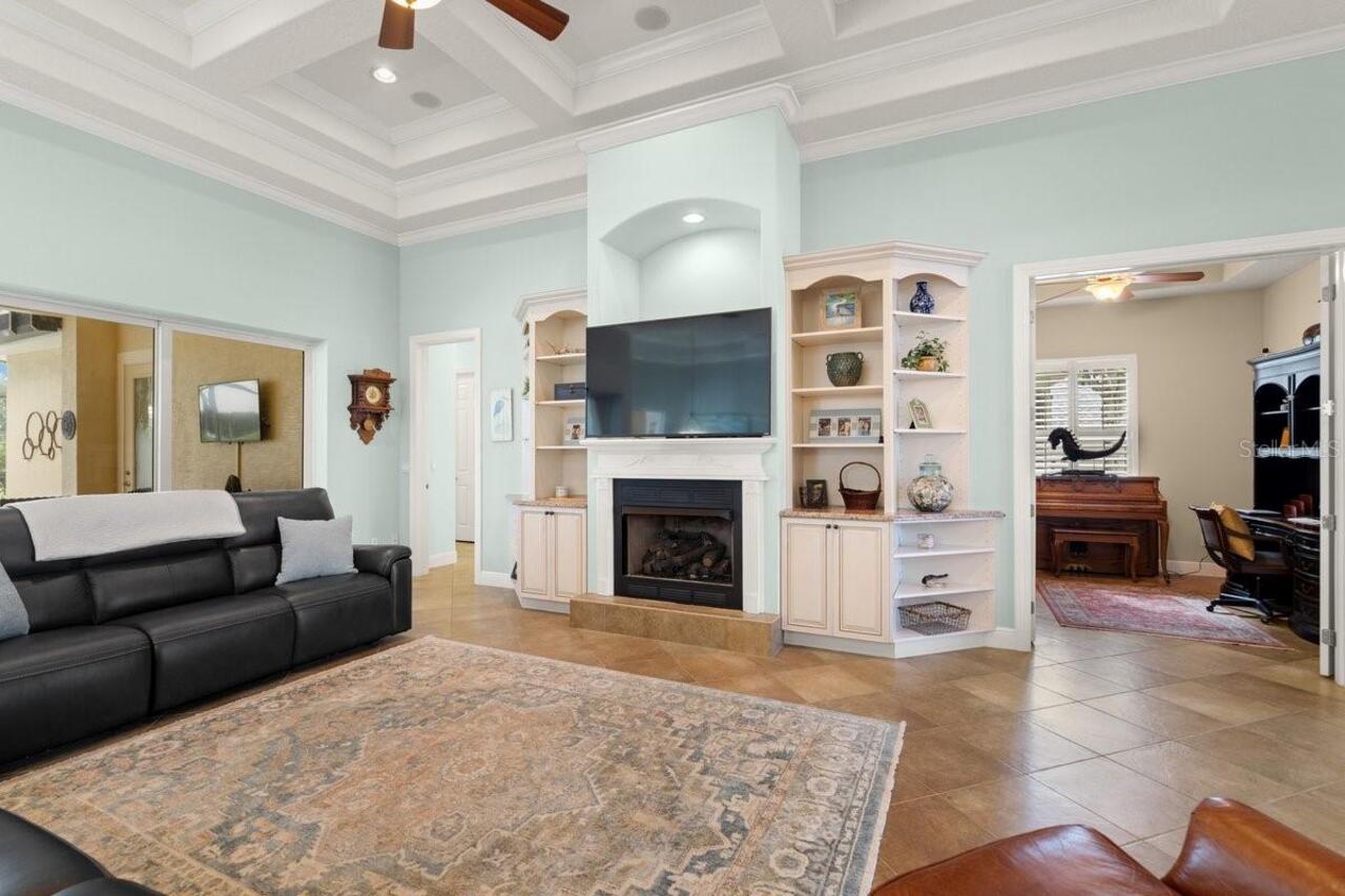 Listing Photo 12