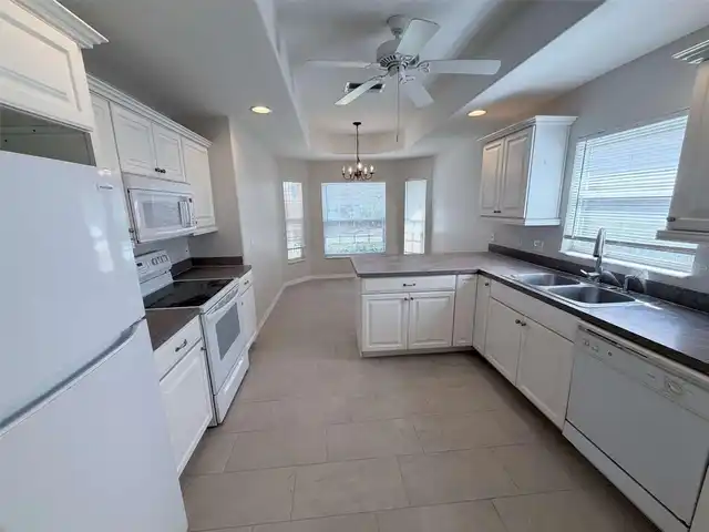 Listing Photo 8