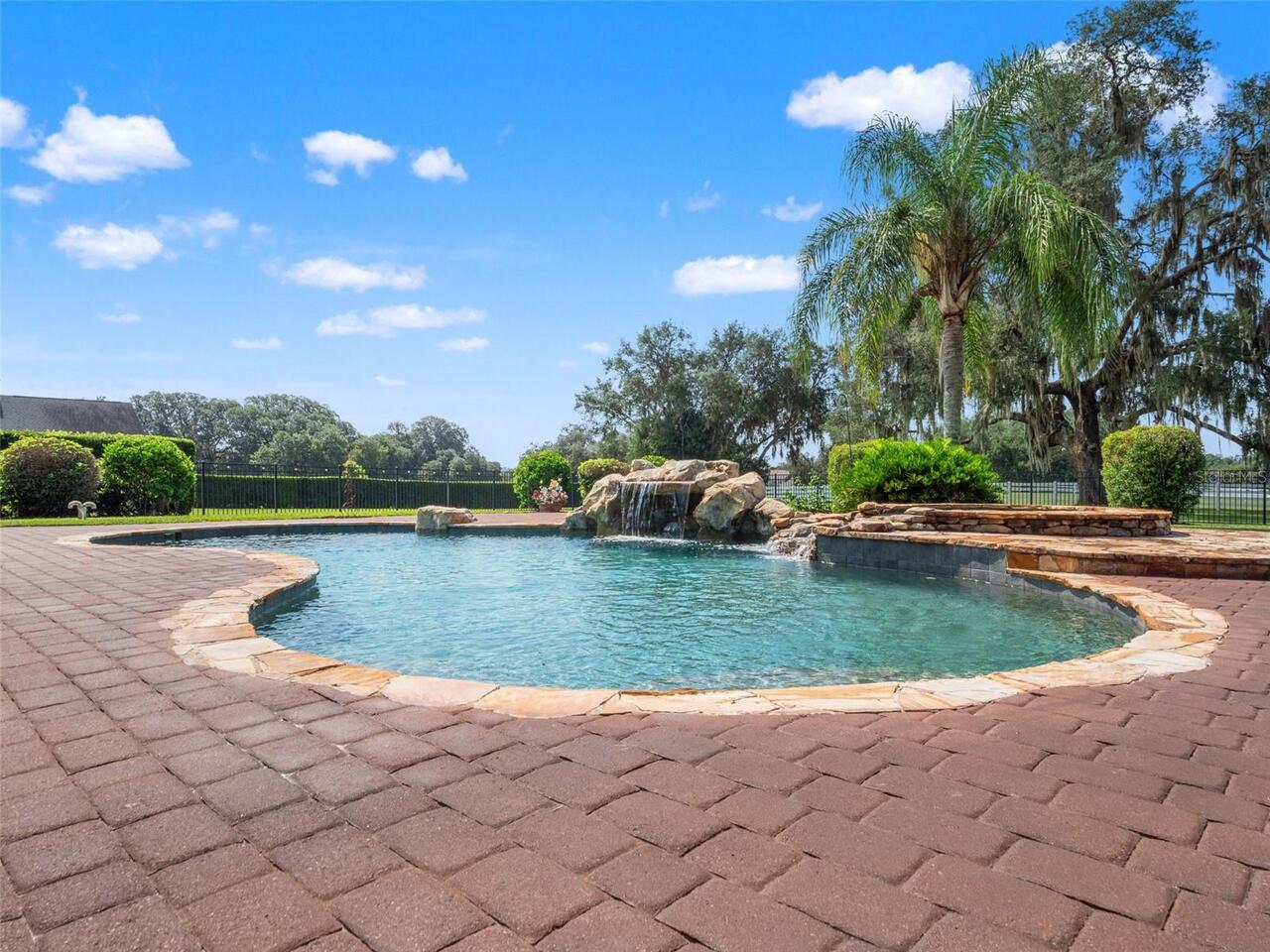 Listing Photo 18