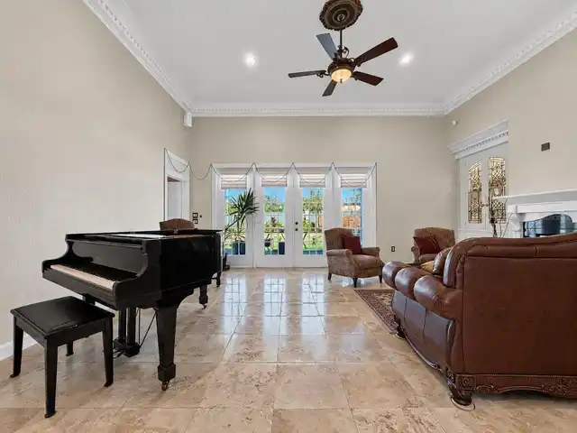 Listing Photo 6