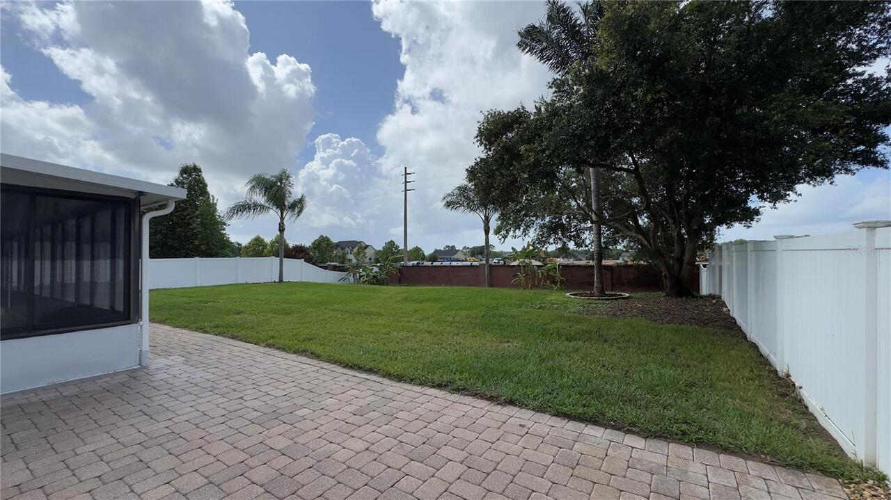 Listing Photo 11