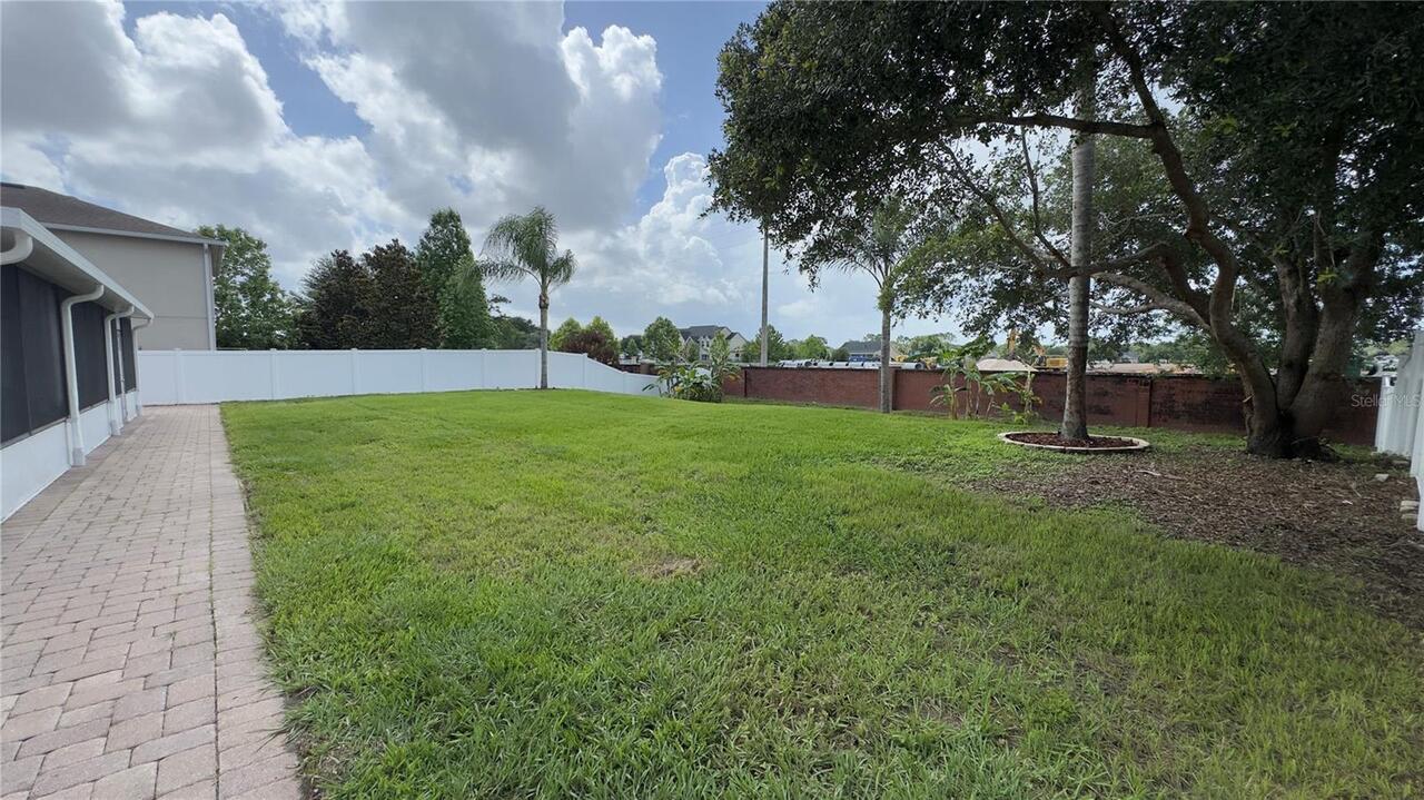 Listing Photo 12