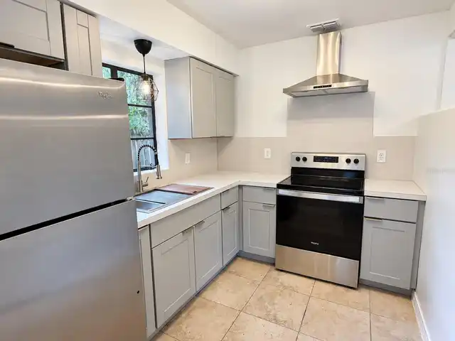 Listing Photo 8