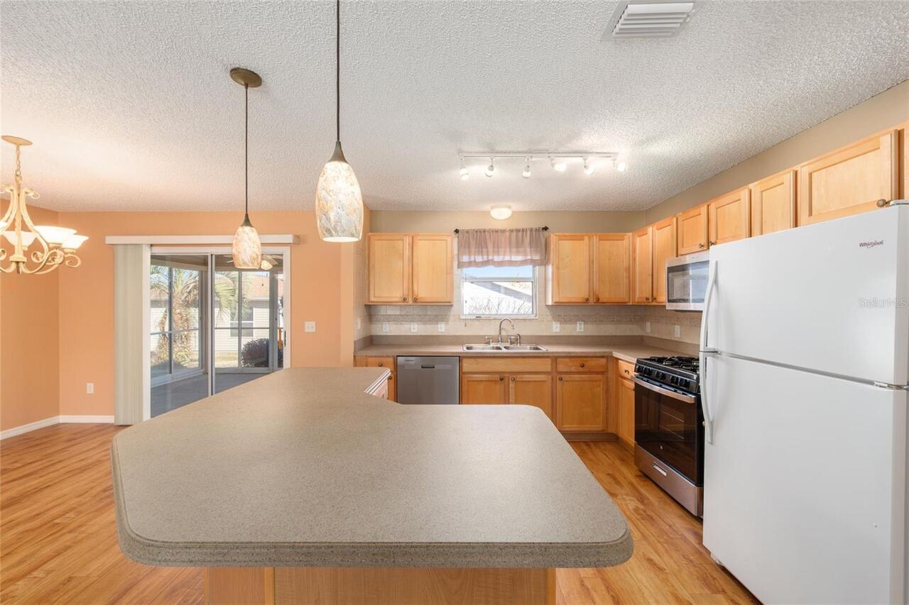 Listing Photo 11