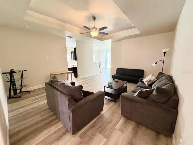Listing Photo 11