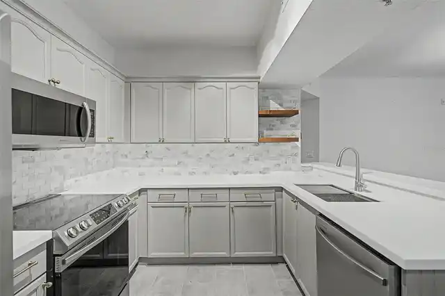 Listing Photo 12