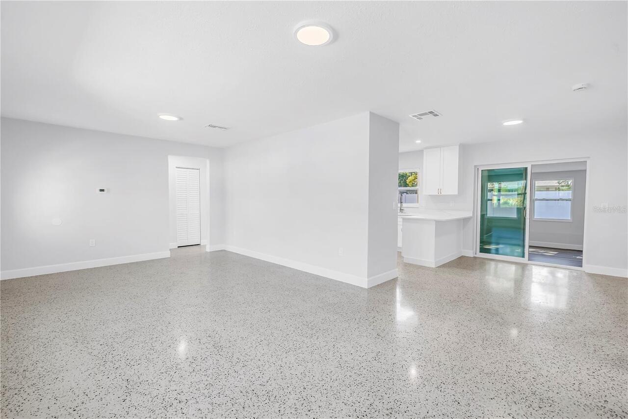 Listing Photo 6