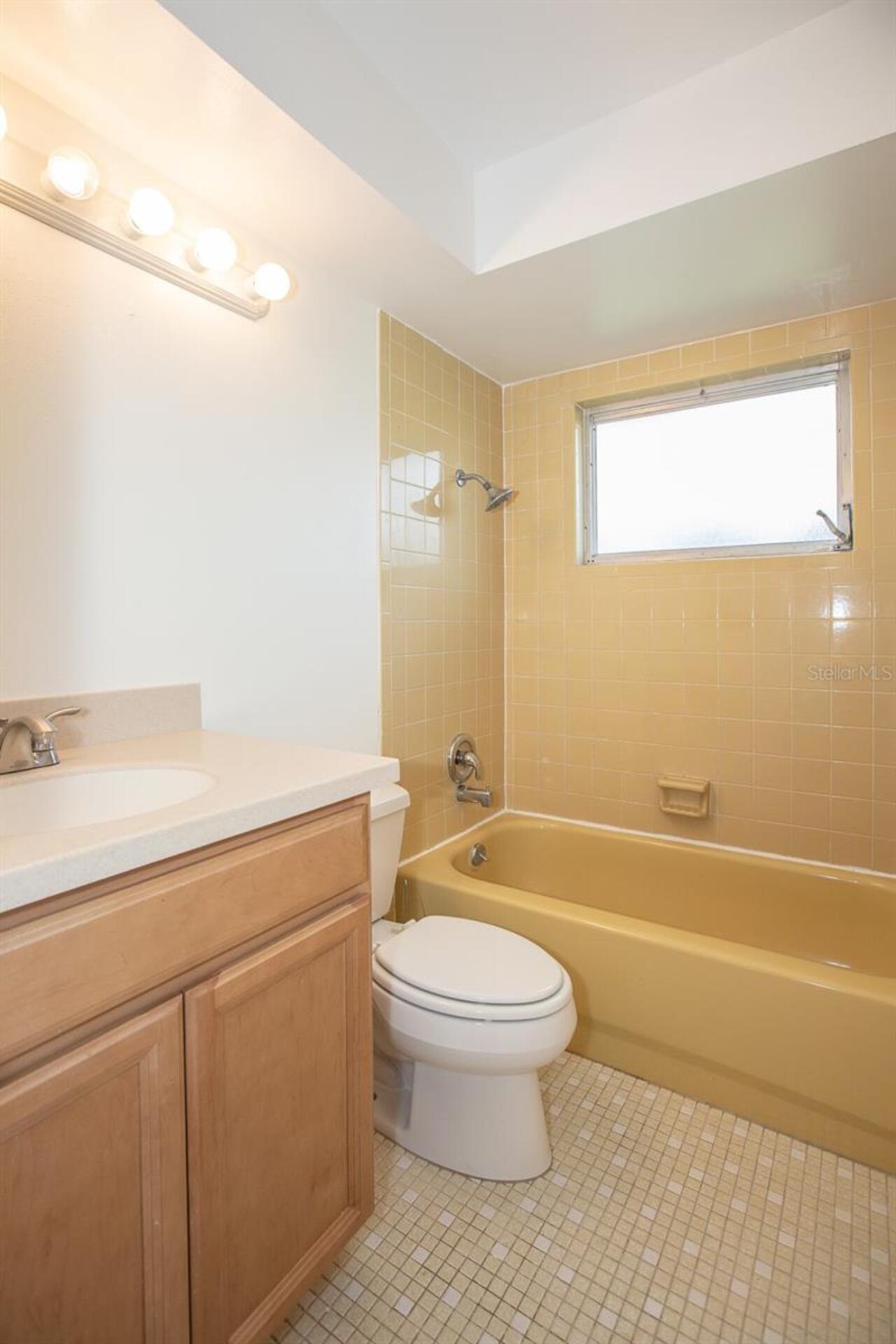 Listing Photo 11
