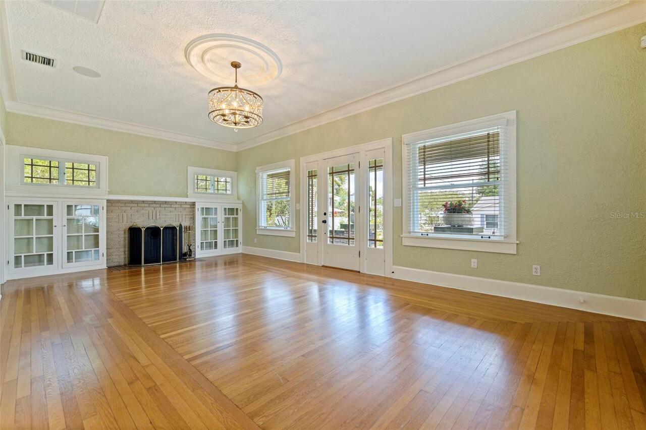 Listing Photo 11