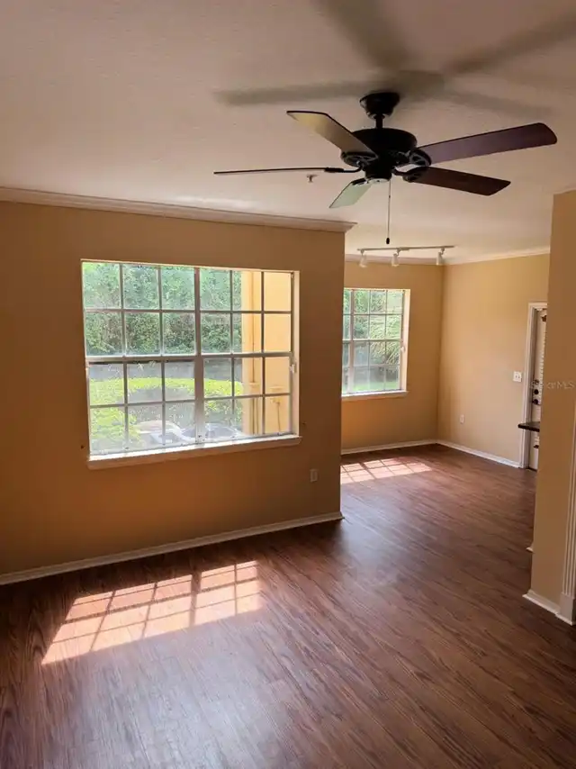 Listing Photo 9
