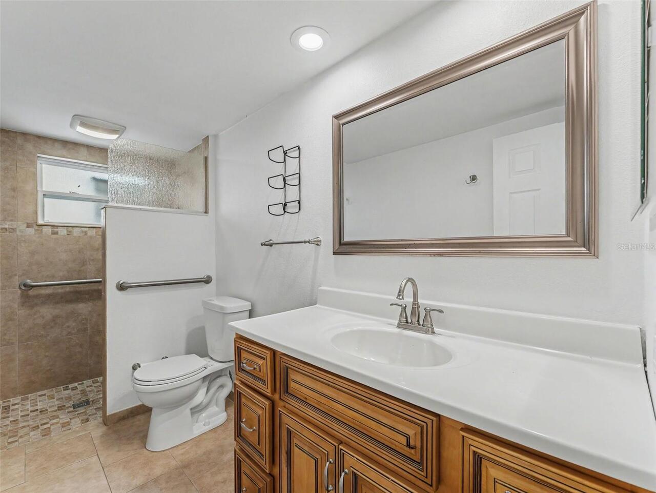 Listing Photo 14