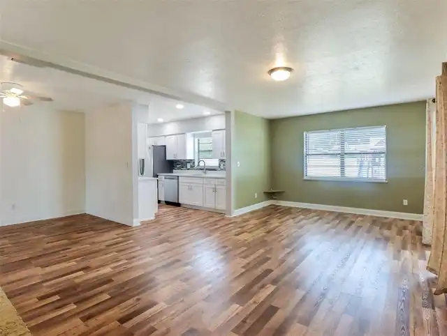 Listing Photo 8