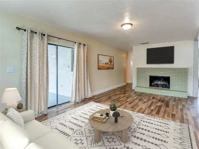 Listing Photo 9