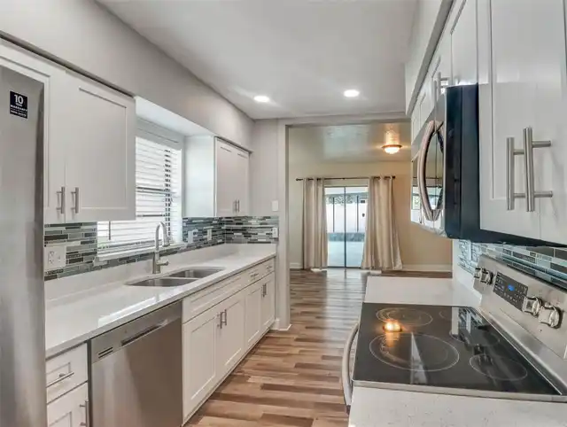 Listing Photo 11