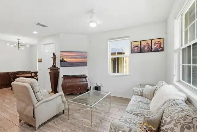 Listing Photo 14
