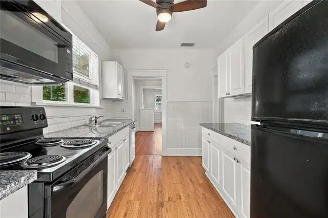 Listing Photo 10
